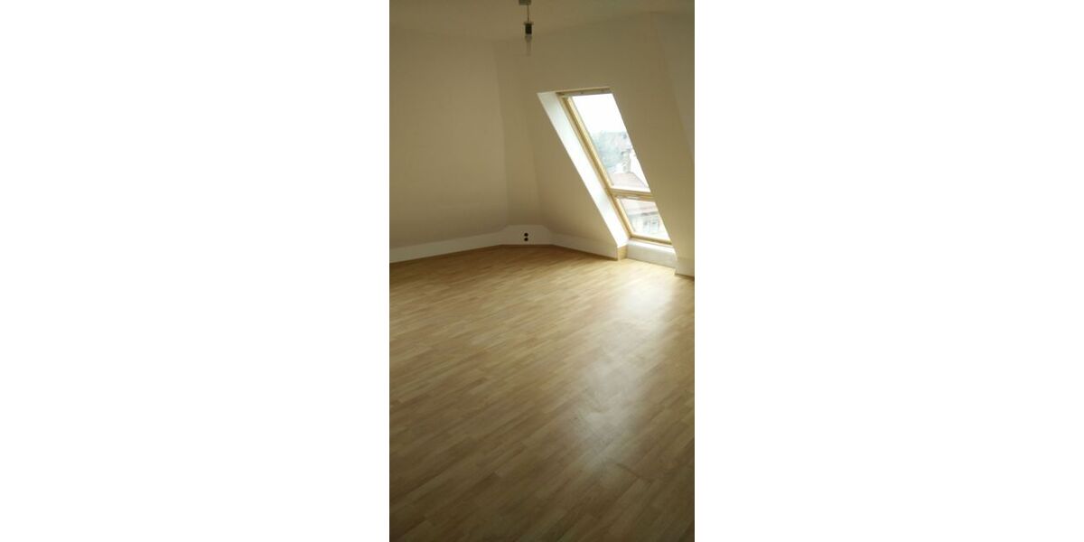 Zimmer in 4er WG Zentral Dachgeschoss WG-Zimmer 23 m² befristest / Probewohnen für 6 Monate. - Zimmer Stuttgart Gablenberg | Angebot:27077027