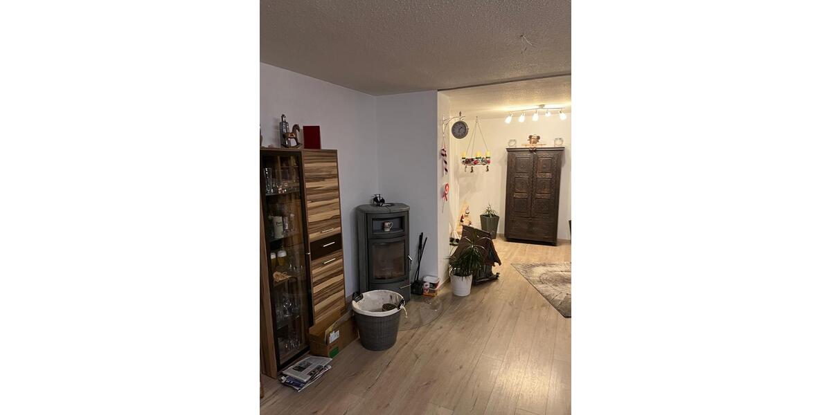 Erdgeschoßwohnung Sundern (Sauerland) - 4 Zimmer, 166 m&sup2;, 1.300&euro; | Angebot:24654472