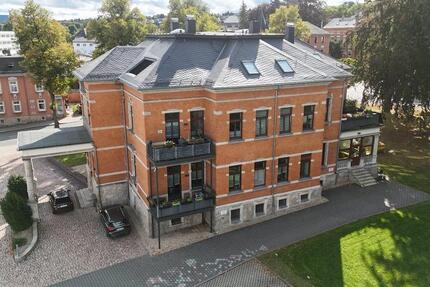 Großzügige 3 Raum Wohnung mit Balkon in schöner Lage von Auerbach 3 zimmer