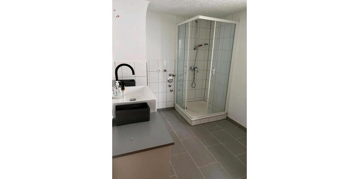 WG Zimmer in Ober-Mörlen mit großer Wohnküche und Dachterrasse 2 zimmer