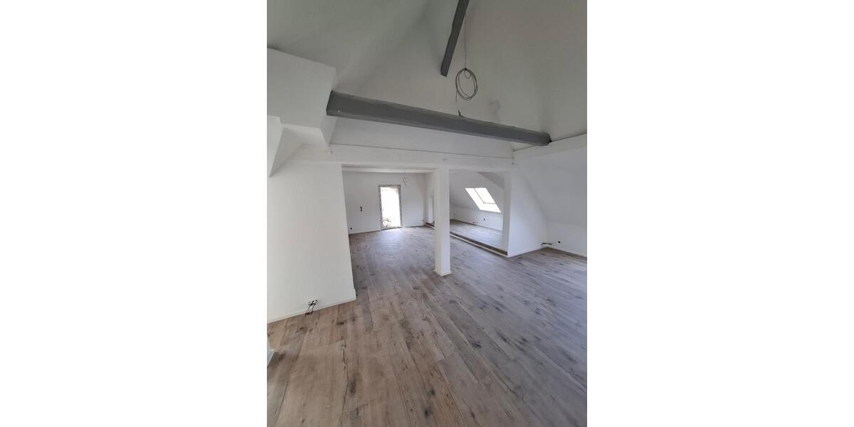 Dachgeschoßwohnung Klingenmünster - 3 Zimmer, 120 m&sup2;, 800&euro; | Angebot:25873823