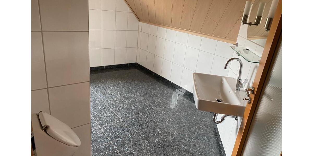 Dachgeschoßwohnung Arnsberg - 1 Zimmer, 70 m&sup2;, 560&euro; | Angebot:26302893