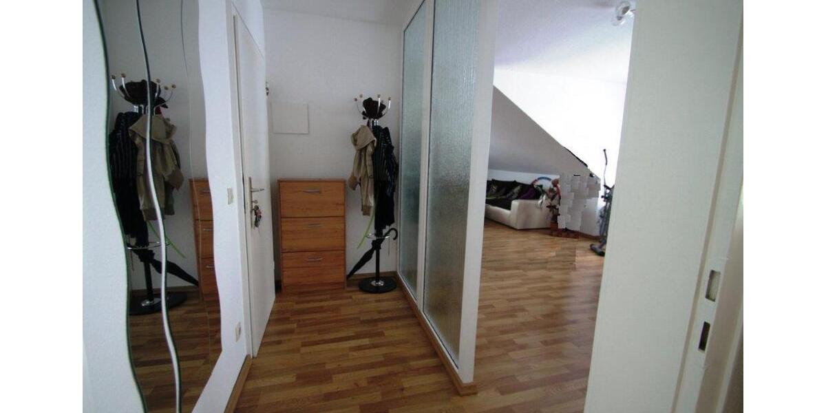 Dachgeschoßwohnung Bad Pyrmont - 2.5 Zimmer, 73 m&sup2;, 450&euro; | Angebot:26478284