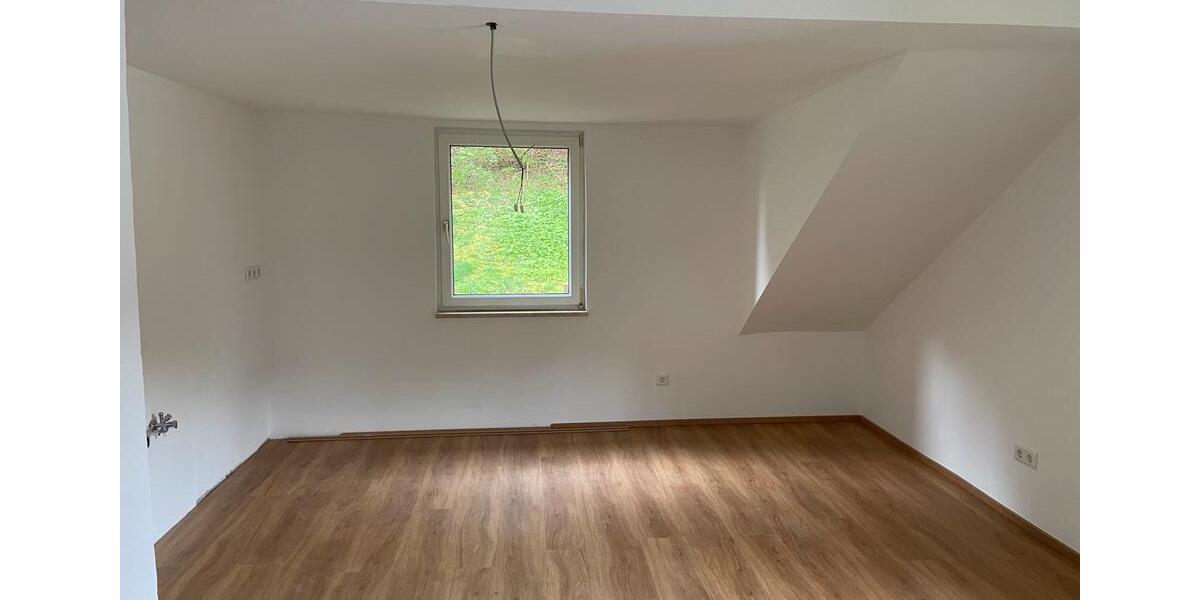 Dachgeschoßwohnung Hemau - 4 Zimmer, 75 m&sup2;, 850&euro; | Angebot:24803916