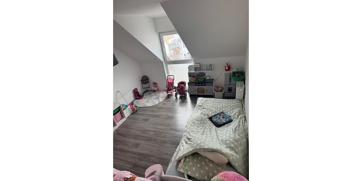 Dachgeschoßwohnung Armsheim - 5 Zimmer, 183 m&sup2;, 1.800&euro; | Angebot:26230360