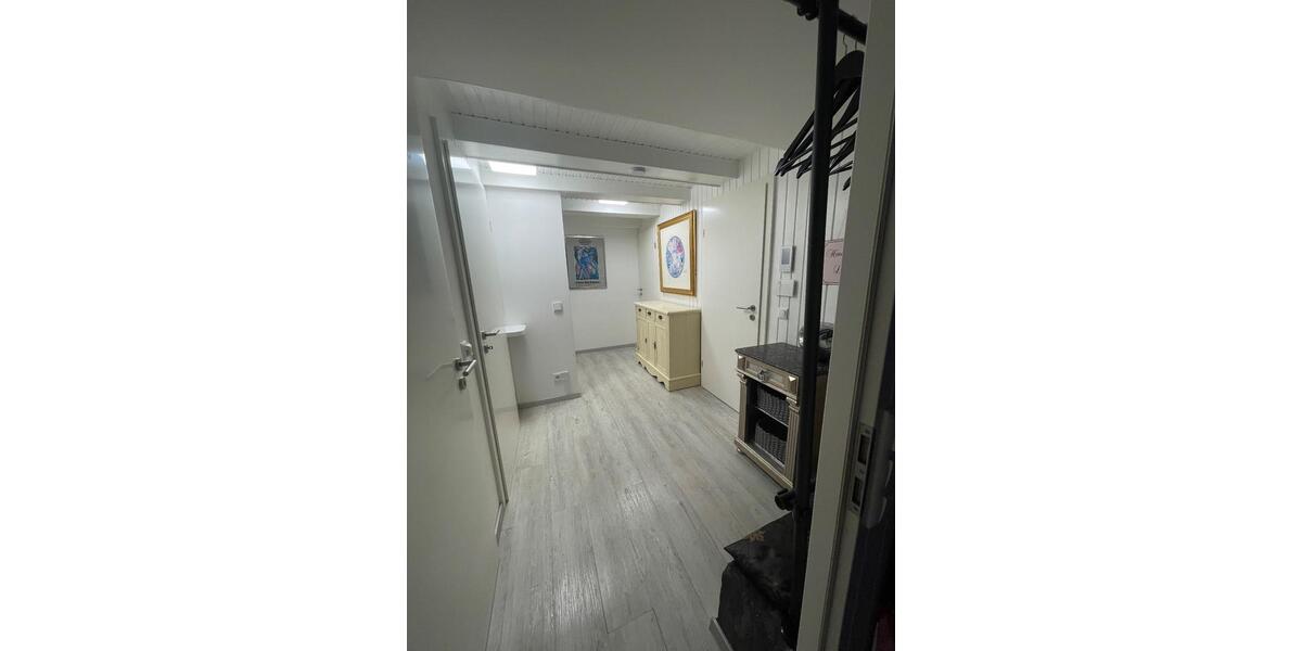 Dachgeschoßwohnung Rellingen - 3 Zimmer, 83 m&sup2;, 1.900&euro; | Angebot:25942313