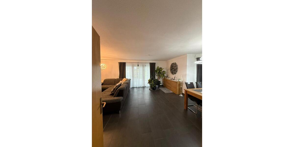 Etagenwohnung Merenberg - 5 Zimmer, 170 m&sup2;, 1.350&euro; | Angebot:26155183