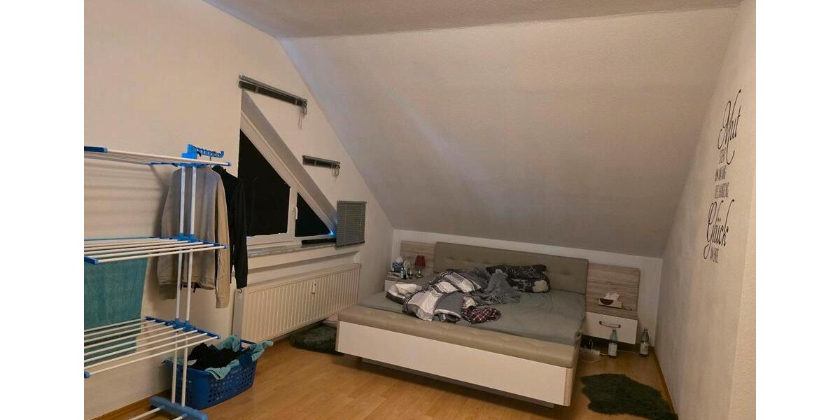 Dachgeschoßwohnung Düren Distelrath - 3 Zimmer, 77 m&sup2;, 899&euro; | Angebot:26250347