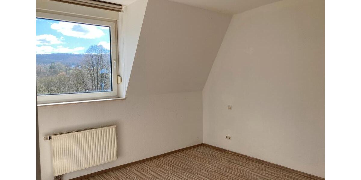 Dachgeschoßwohnung Arnsberg Obereimer - 3 Zimmer, 80 m&sup2;, 372&euro; | Angebot:26645560