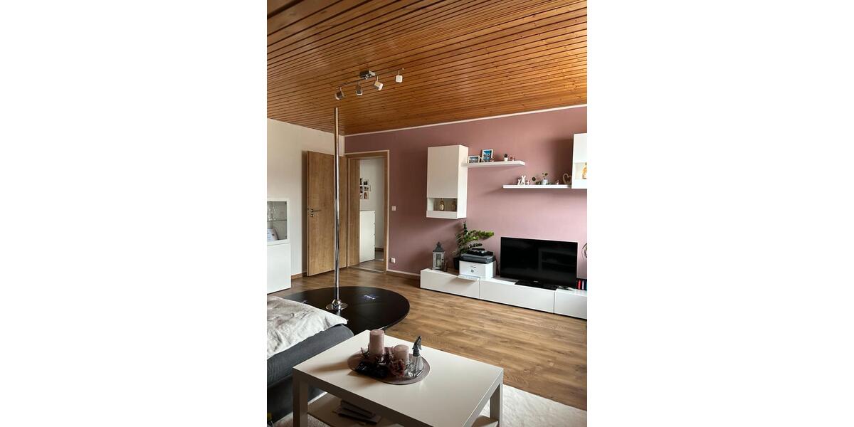 Dachgeschoßwohnung Schwarzenfeld - 2 Zimmer, 53 m&sup2;, 610&euro; | Angebot:25968174