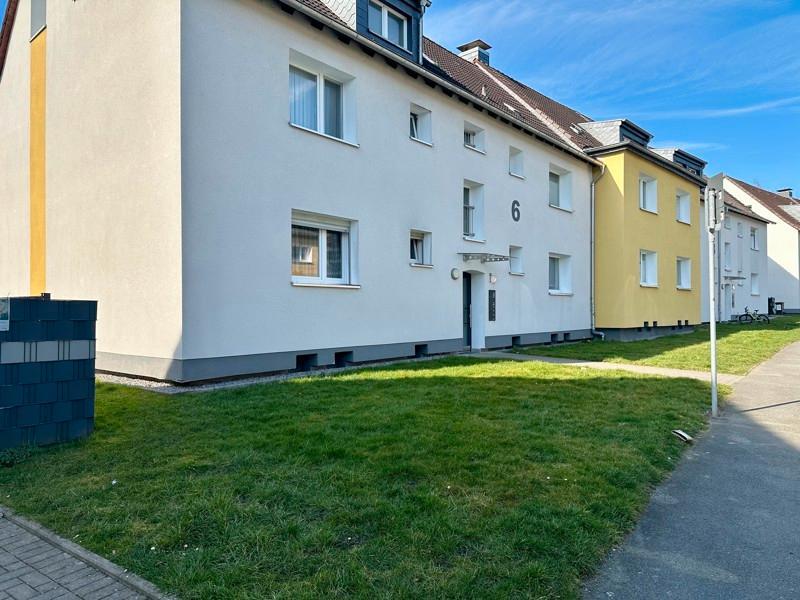 Wo das Leben so spielt - interessante 2,5-Zimmer-Wohnung mit großem Balkon.
