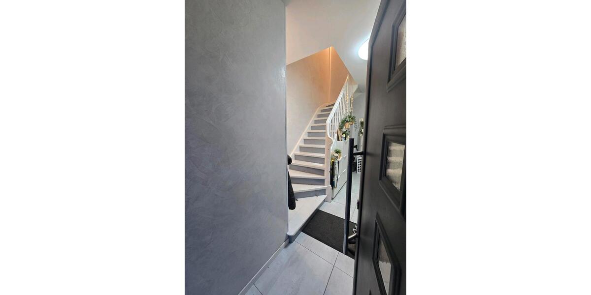 Etagenwohnung Andernach - 5 Zimmer, 120 m&sup2;, 1.200&euro; | Angebot:24661336