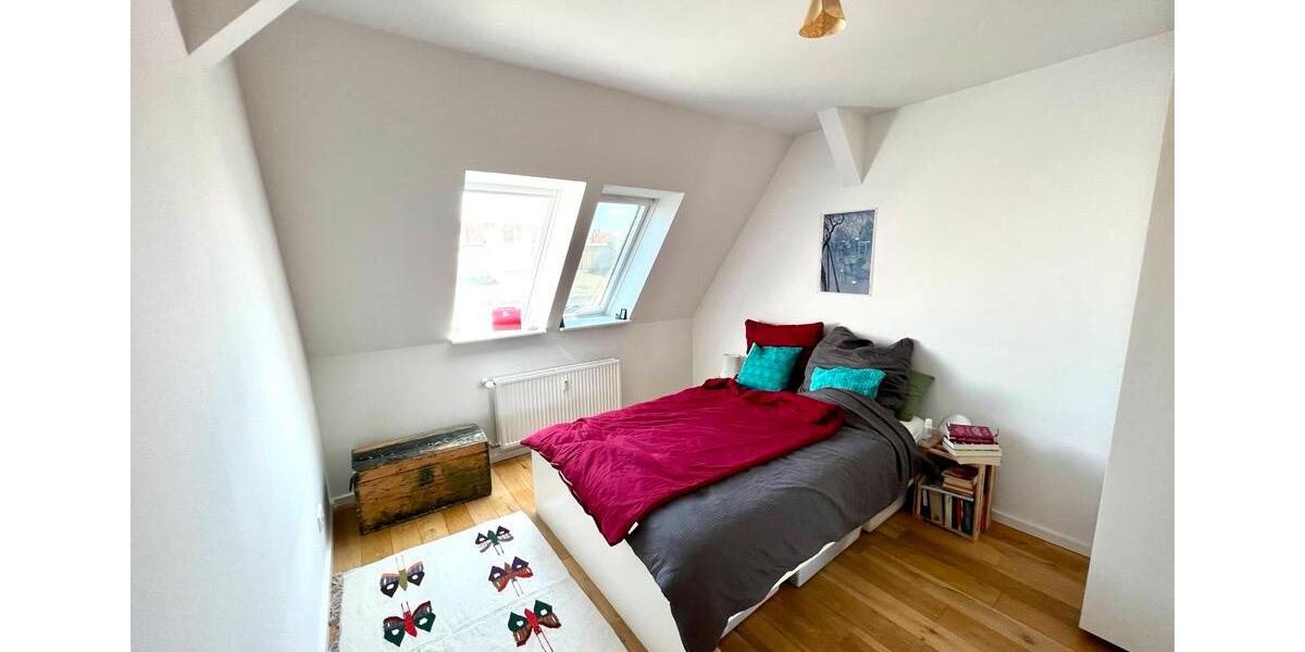 Dachgeschoßwohnung Berlin Mitte - 3 Zimmer, 75 m&sup2;, 1.300&euro; | Angebot:24495840