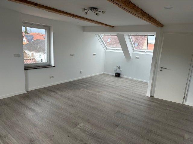 Dachgeschoßwohnung Bovenden - 2 Zimmer, 62 m&sup2;, 800&euro; | Angebot:26051411