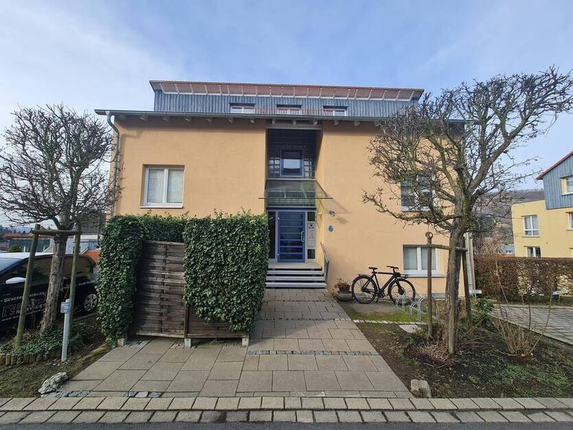 Helle 3-Raum Wohnung mit Balkon # Stellplatz # Ausblick