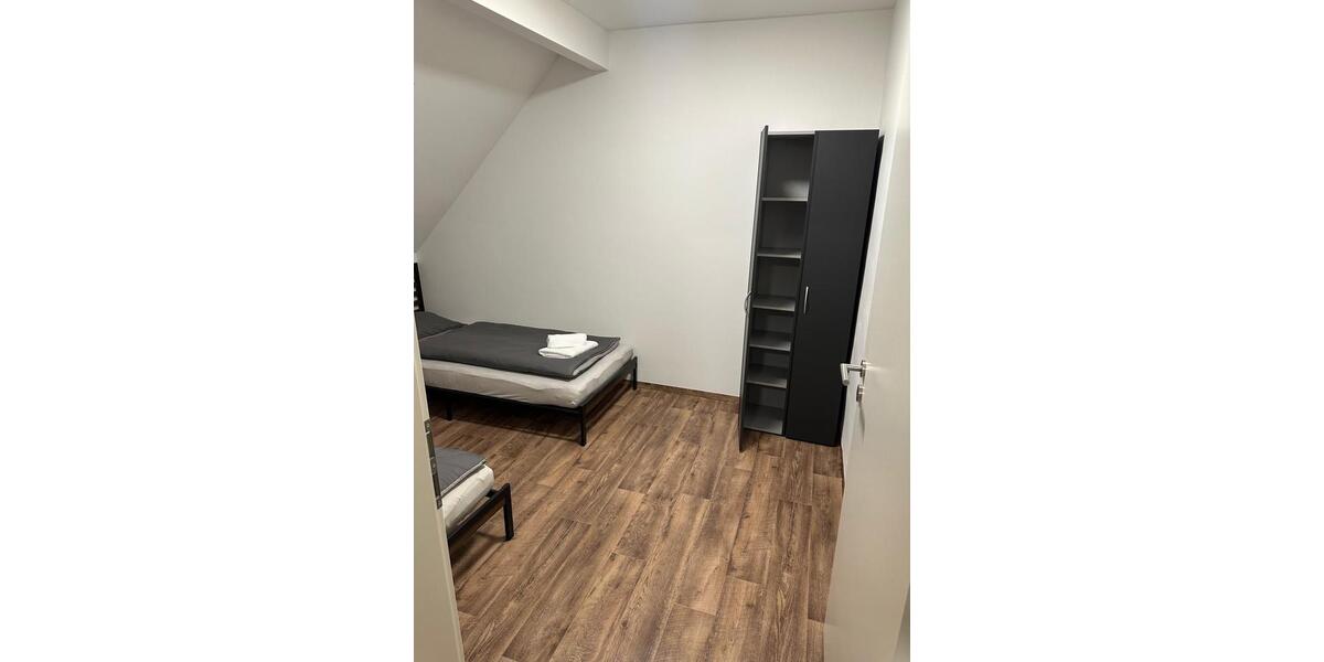 Wohnen auf Zeit Ichenhausen - 8 Zimmer, 35 m&sup2;, 30&euro; | Angebot:24478973