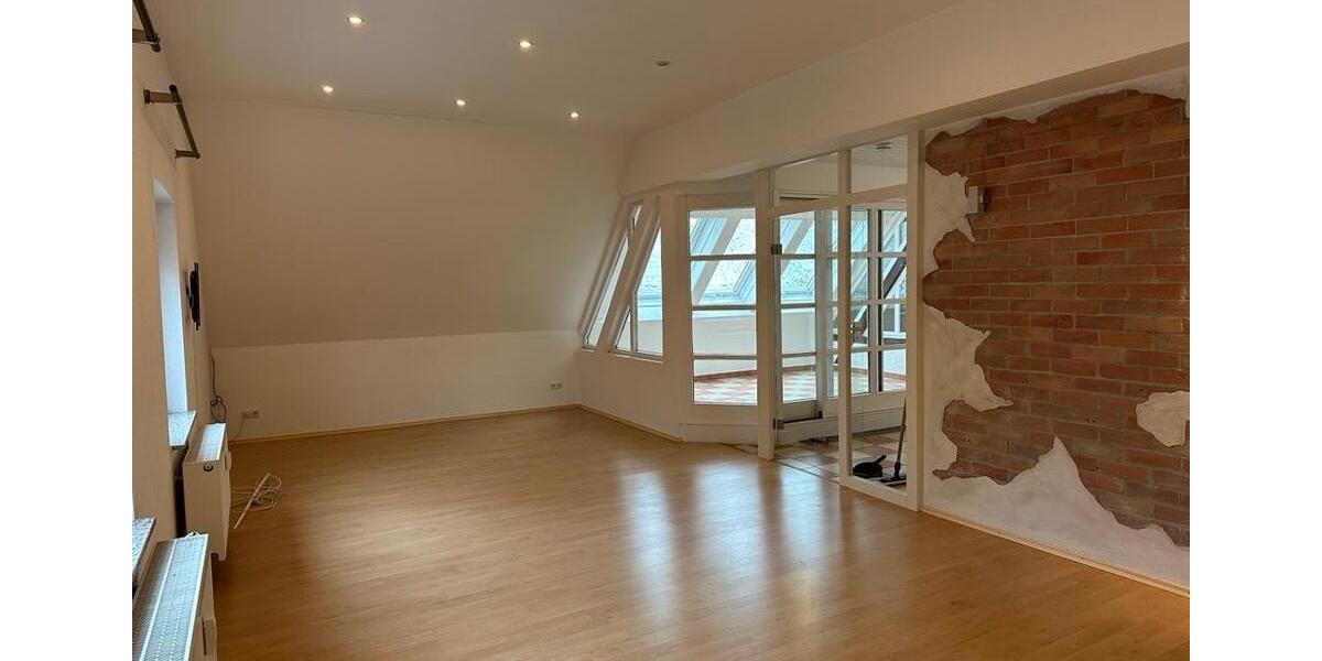 Dachgeschoßwohnung Adelsheim - 3.5 Zimmer, 120 m&sup2;, 1.000&euro; | Angebot:26383093