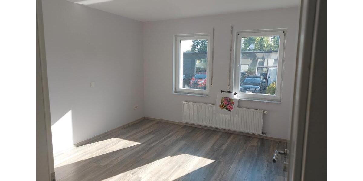 Erdgeschoßwohnung Bünde - 3 Zimmer, 95 m&sup2;, 800&euro; | Angebot:26048063