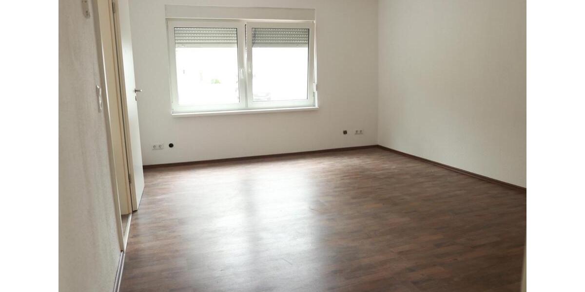 Etagenwohnung Brake (Unterweser) - 3 Zimmer, 70 m&sup2;, 1.000&euro; | Angebot:24562226
