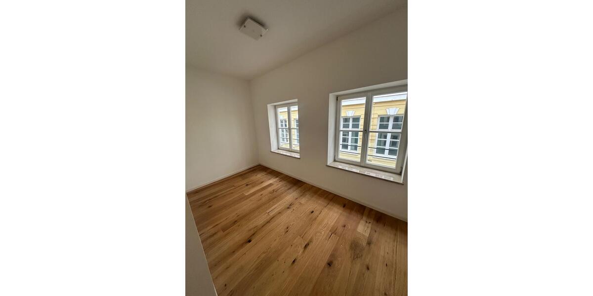 Etagenwohnung Landshut - 2.5 Zimmer, 68 m&sup2;, 1.175&euro; | Angebot:26621745