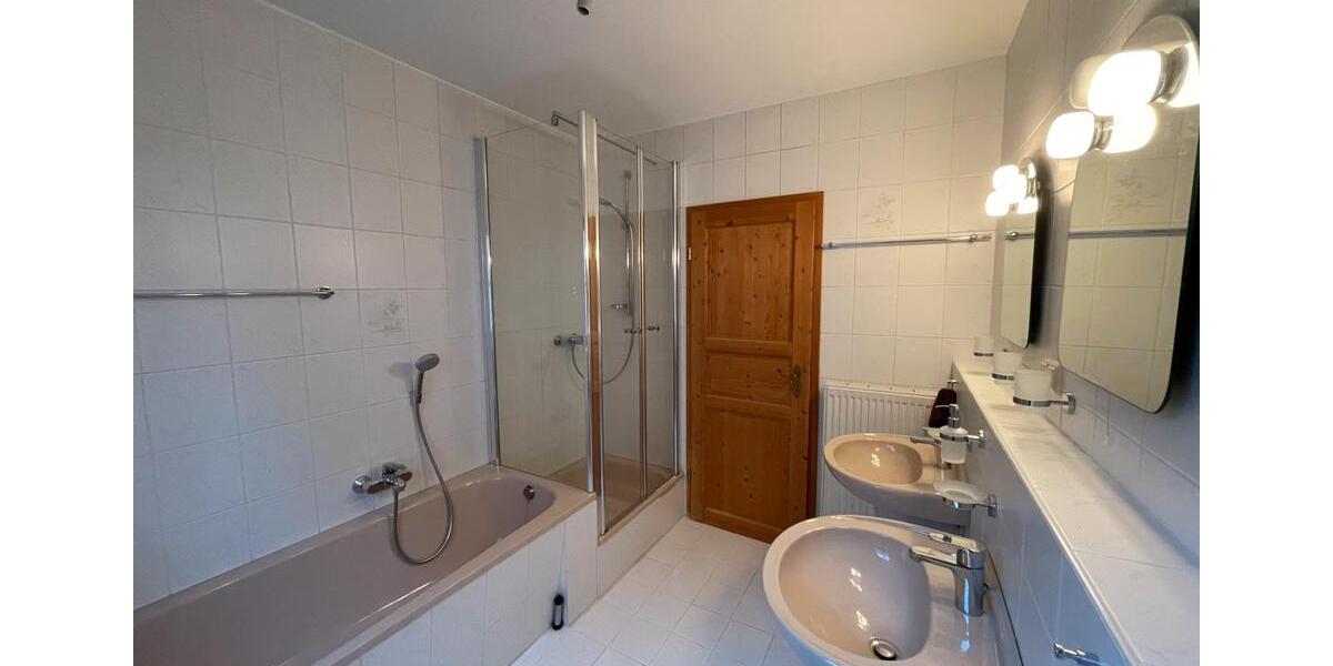 Sonniges Haus, Doppelhaushälfte in Salzweg 6 zimmer