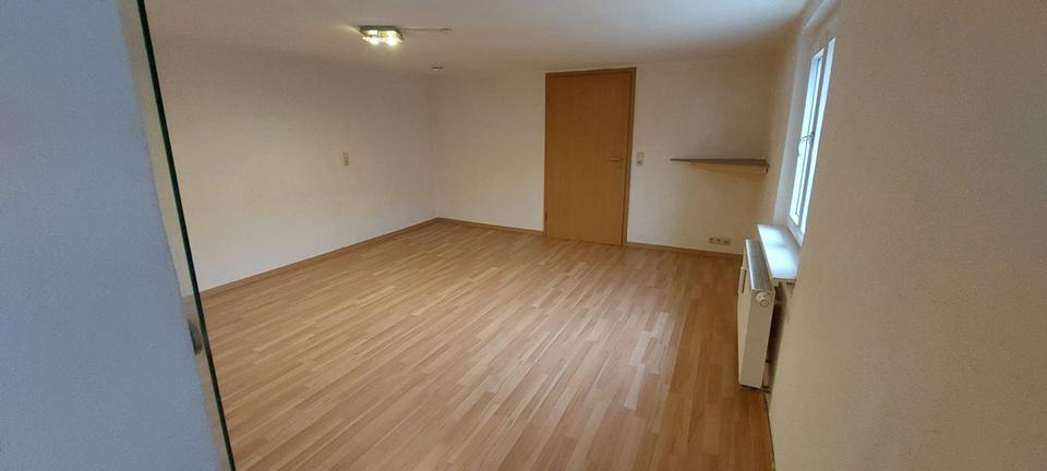 Etagenwohnung Argenbühl - 2.5 Zimmer, 85 m&sup2;, 900&euro; | Angebot:24847882