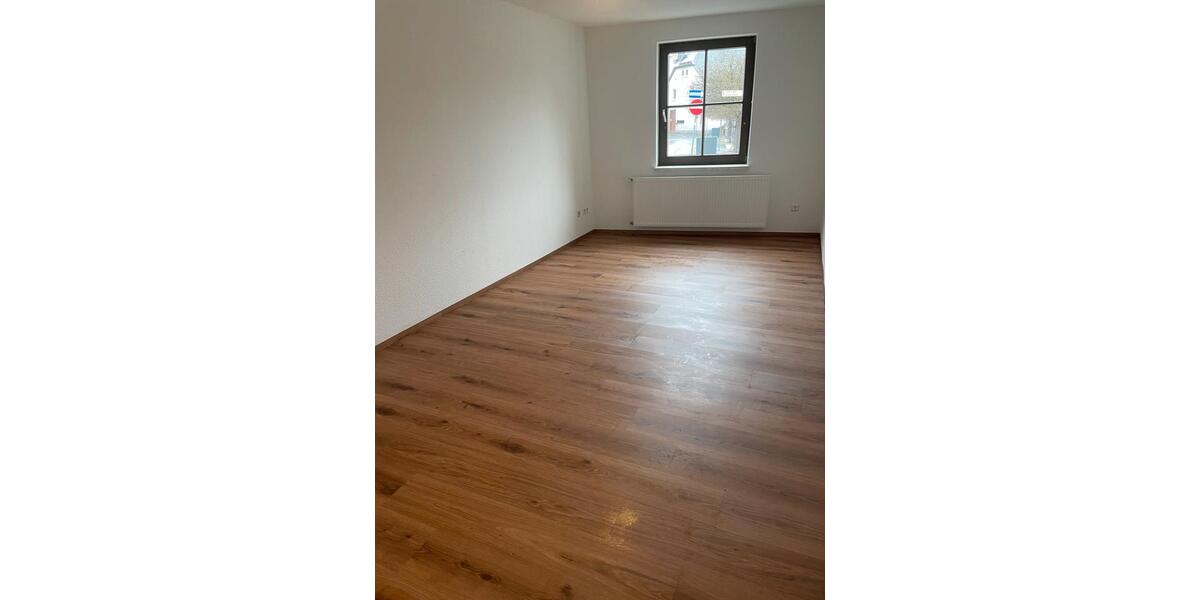 Erdgeschoßwohnung Zella-Mehlis Mehlis - 3.5 Zimmer, 100 m&sup2;, 650&euro; | Angebot:25942193