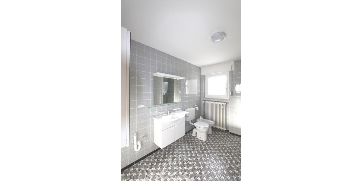 HN-Ost, großzügige renovierte Doppelhaushälfte mit großem Süd Garten 7 zimmer