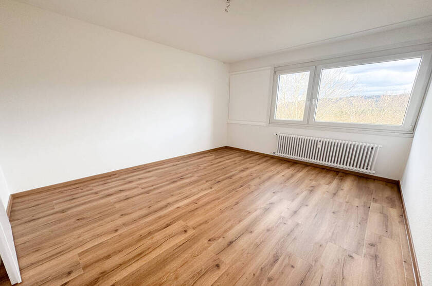 3-ZIMMER-WOHNUNG MIT BALKON UND SCHÖNER FERNSICHT 3 zimmer