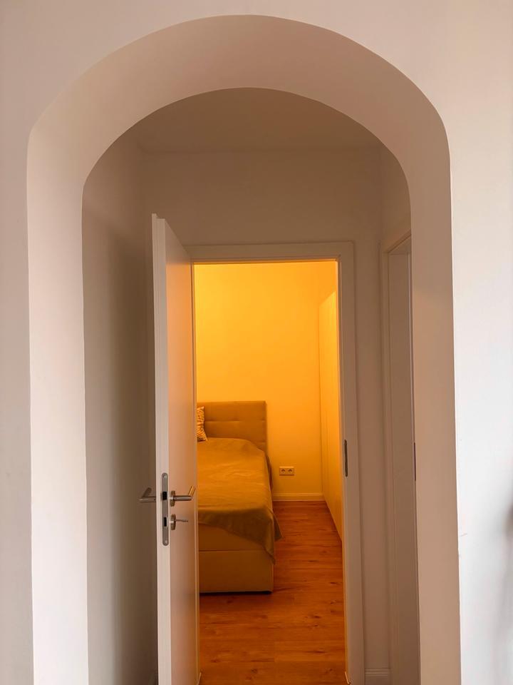 Kernsanierte 2-Zimmerwohnung in direkter Rheinlage zimmer