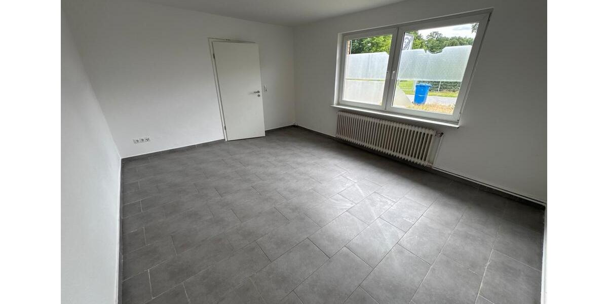 Etagenwohnung Saterland - 4 Zimmer, 150 m&sup2;, 1.000&euro; | Angebot:25351474
