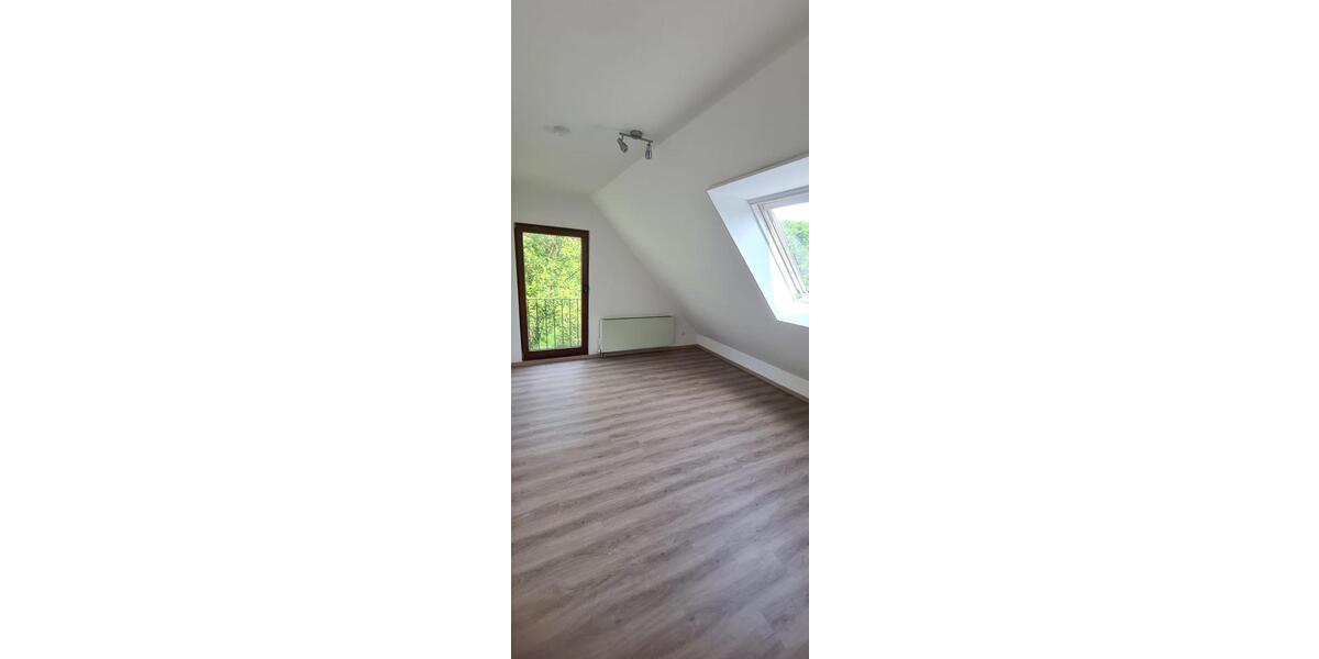 Dachgeschoßwohnung Freudenberg - 3 Zimmer, 75 m&sup2;, 700&euro; | Angebot:25105123
