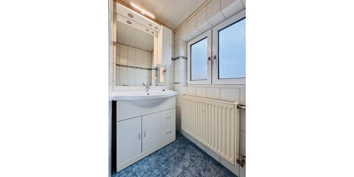 Etagenwohnung Frankenblick - 1 Zimmer, 25 m&sup2;, 300&euro; | Angebot:25940884