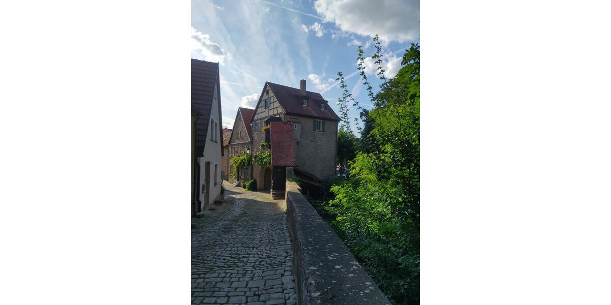 Etagenwohnung Würzburg Sanderau - 5 Zimmer, 134 m&sup2;, 480&euro; | Angebot:25749853