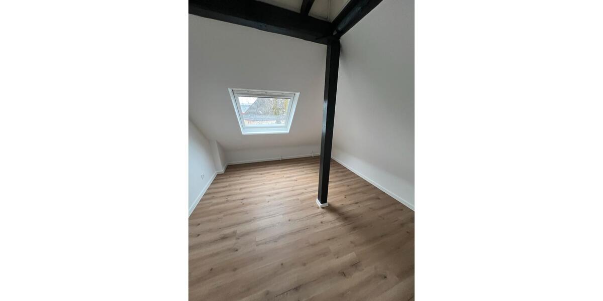 Dachgeschoßwohnung Mönchengladbach Süd - 2 Zimmer, 40 m&sup2;, 600&euro; | Angebot:26322219