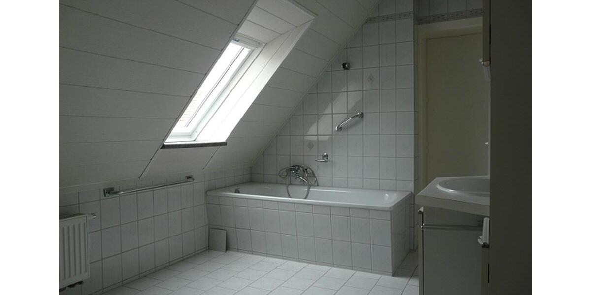 Doppelhaushälfte Meißner - 11 Zimmer, 230 m&sup2;, 950&euro; | Angebot:26614126