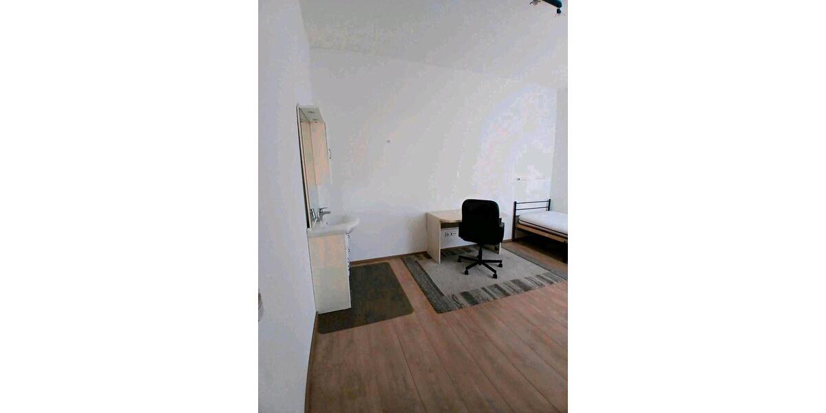 Etagenwohnung Berlin Spandau - 5 Zimmer, 16 m&sup2;, 470&euro; | Angebot:26095093