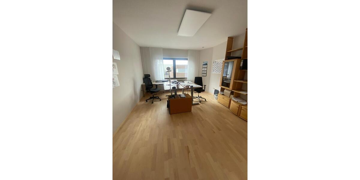 Etagenwohnung Mannheim Rheinau - 4 Zimmer, 180 m&sup2;, 1.800&euro; | Angebot:26420788