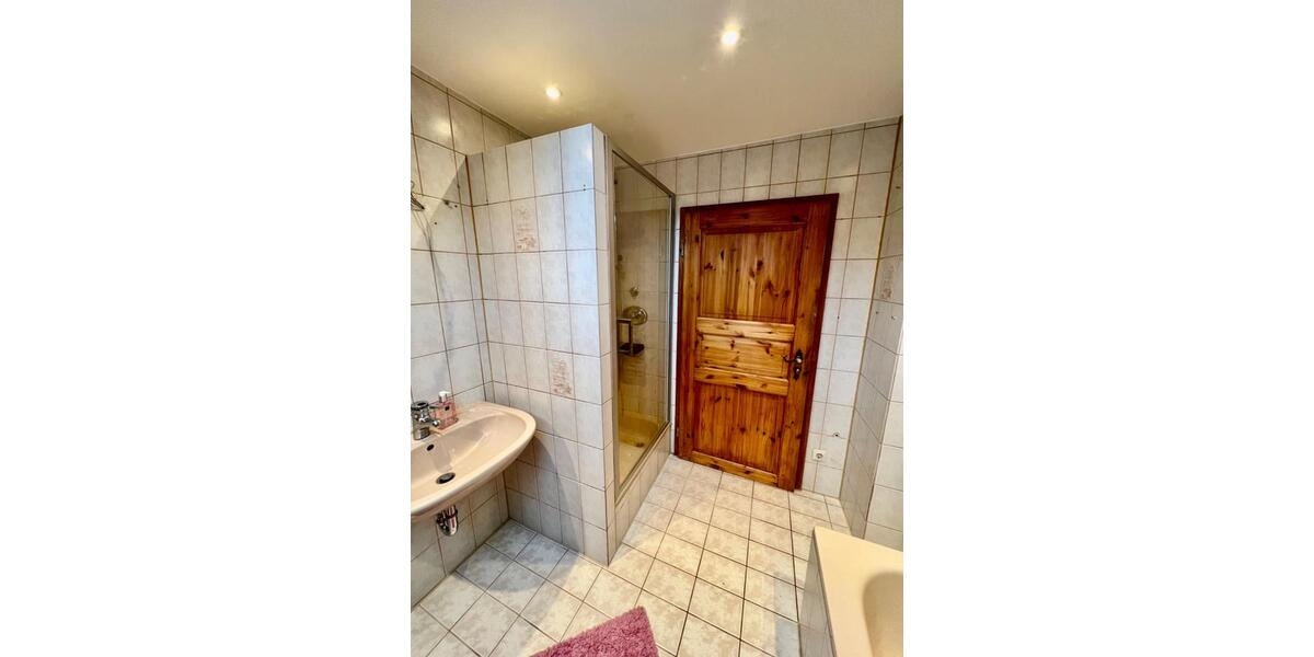 Doppelhaushälfte Bad Dürkheim - 5 Zimmer, 170 m&sup2;, 1.500&euro; | Angebot:25064676