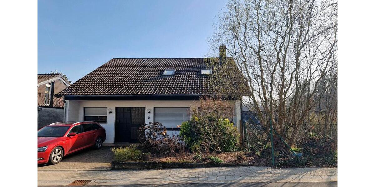 Wohnen auf Zeit Overath - 8 Zimmer, 215 m&sup2;, 1.750&euro; | Angebot:25449547