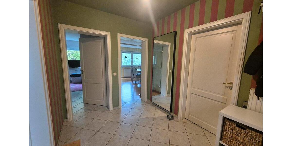 Etagenwohnung Trier Kürenz - 2.5 Zimmer, 84 m&sup2;, 1.025&euro; | Angebot:26649227