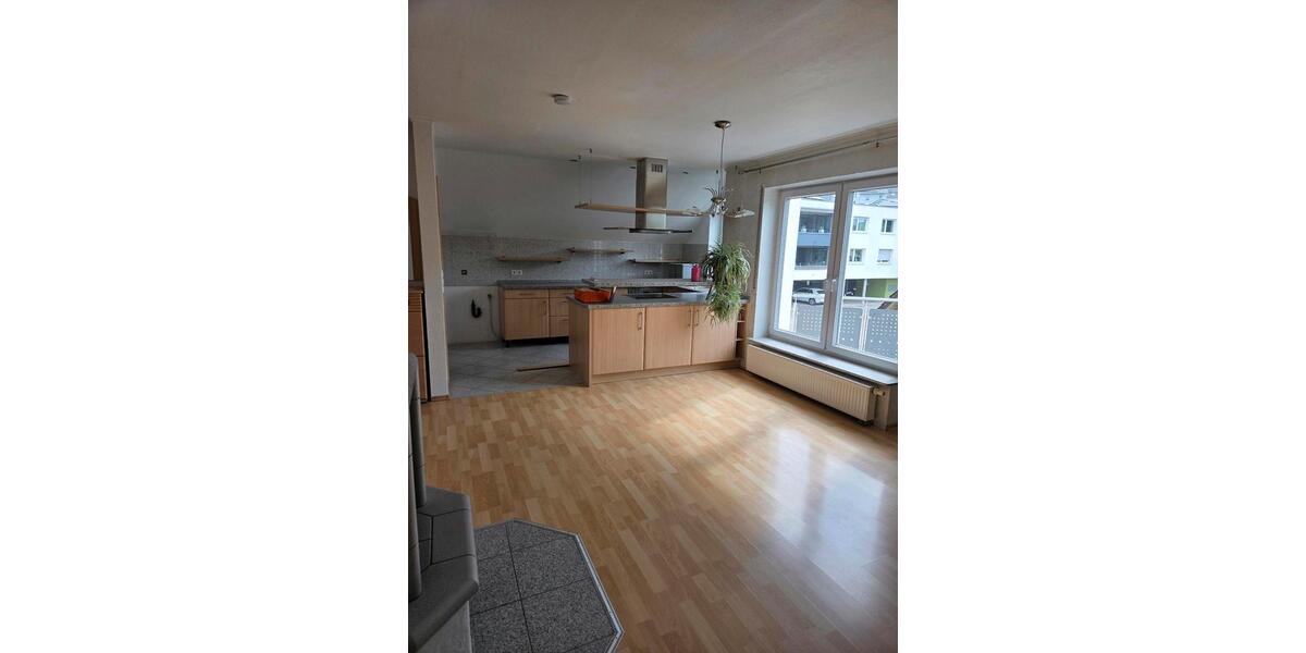 Dachgeschoßwohnung Knittlingen - 3 Zimmer, 80 m&sup2;, 900&euro; | Angebot:26535914