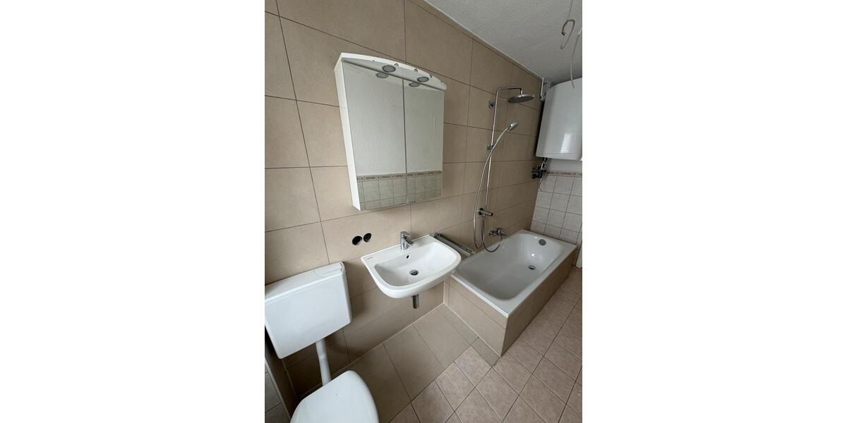 Etagenwohnung Albstadt - 2 Zimmer, 66 m&sup2;, 900&euro; | Angebot:26636271