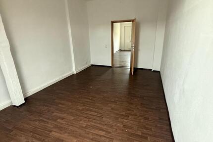 5-Zimmer-Wohnung in Hof 5 zimmer