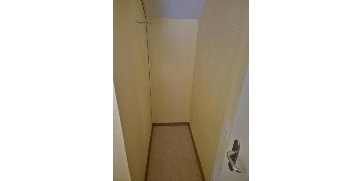 Dachgeschoßwohnung Püttlingen - 4 Zimmer, 107 m&sup2;, 650&euro; | Angebot:25959713