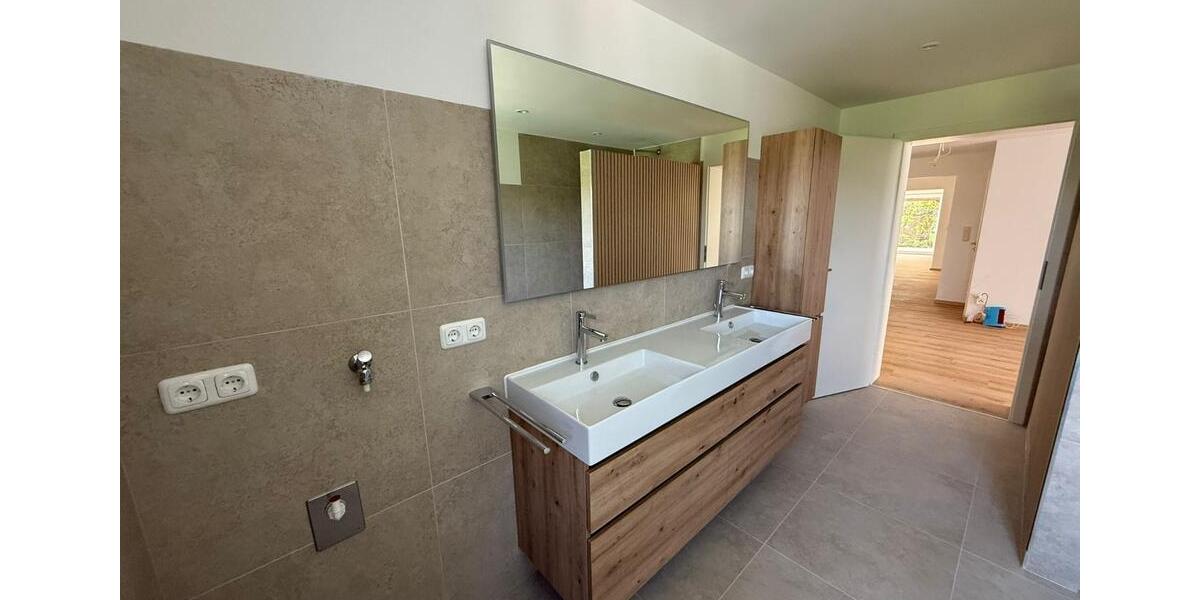Terrassenwohnung Bayerisch Gmain - 4 Zimmer, 157 m&sup2;, 2.300&euro; | Angebot:26702056