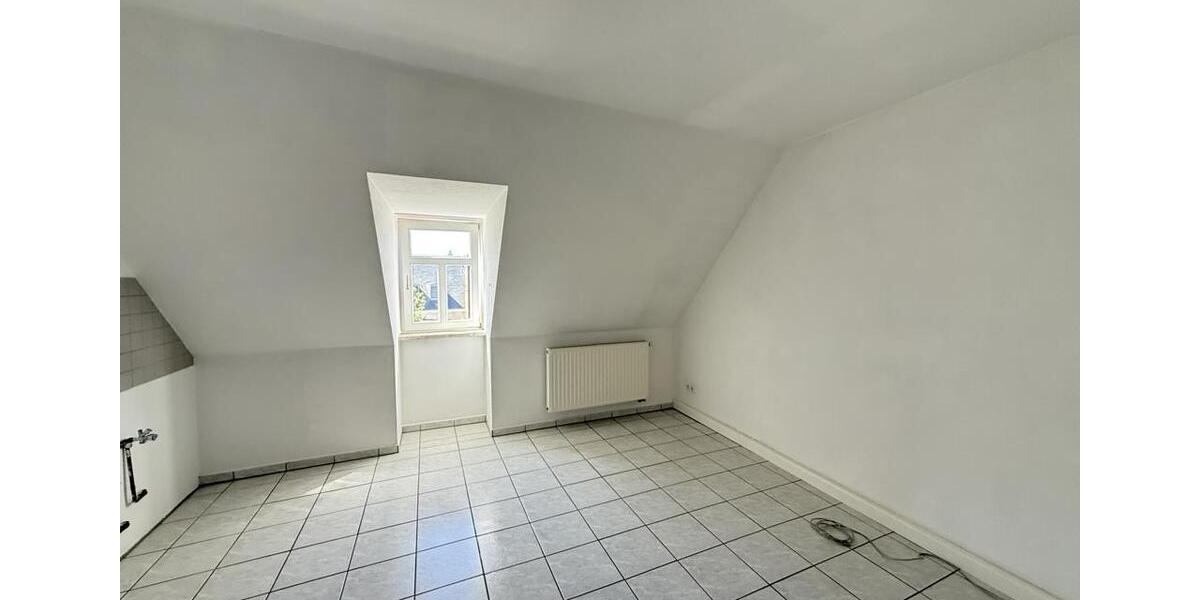 Dachgeschoßwohnung Auerbach/Vogtland Vogtland - 3 Zimmer, 75 m&sup2;, 415&euro; | Angebot:26534421