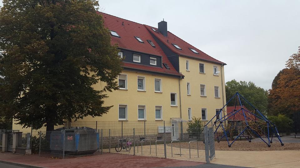 Erdgeschoßwohnung Braunsbedra - 1 Zimmer, 39 m&sup2;, 200&euro; | Angebot:26279624