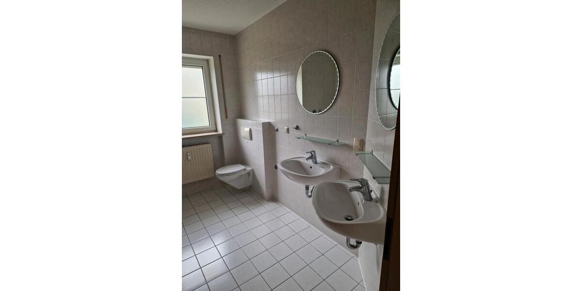 Etagenwohnung Essenbach - 3.5 Zimmer, 88 m&sup2;, 900&euro; | Angebot:26252369