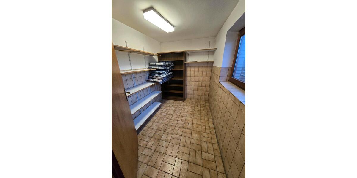 Erdgeschoßwohnung Wesselburen - 4 Zimmer, 111 m&sup2;, 1.370&euro; | Angebot:25963496